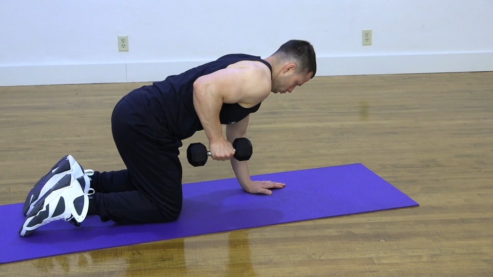 Single Arm Kickback exercise demo