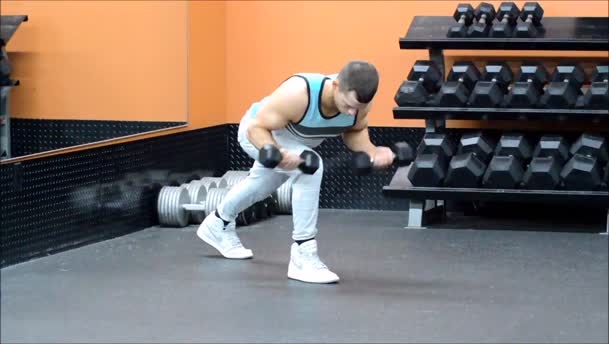 Reverse Grip Kickbacks exercise demo