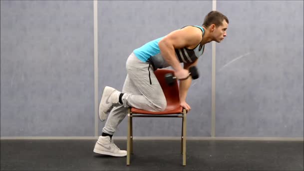 Single Hammer Kickbacks exercise demo